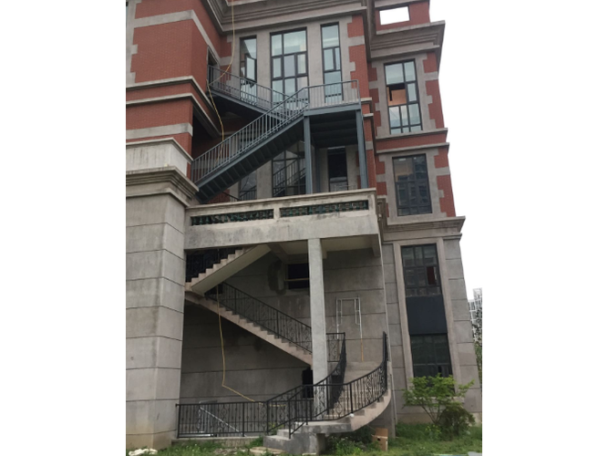 苏州别墅钢结构楼梯设计施工 信息推荐「上海拓立建筑装饰工程供应」